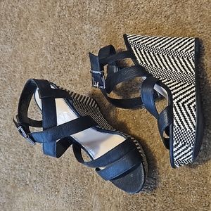 Black wedge / scrappy heel, size 8m5